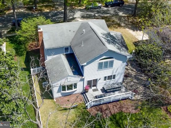 2528 Lindley Ter, Rockville, MD 20850