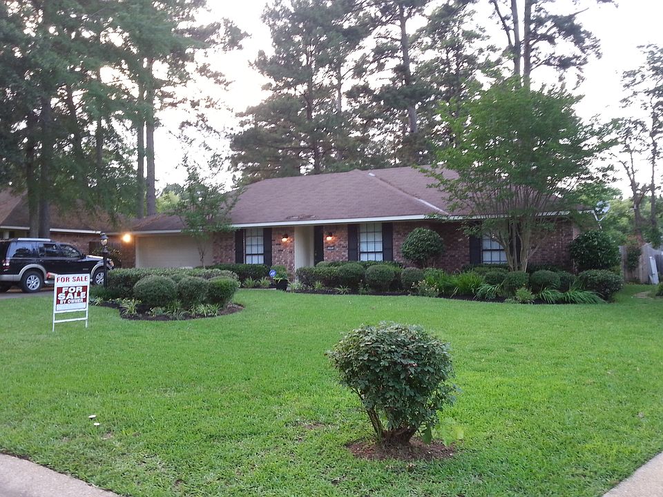 Beautiful Landscaped Yard
