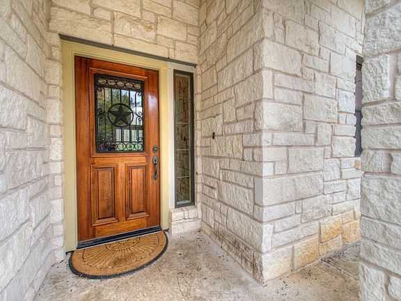 Large entry area