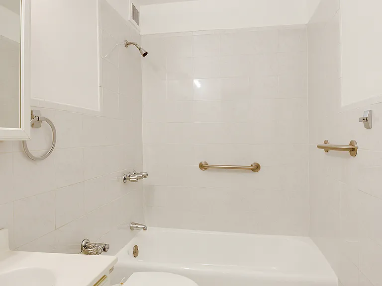 2 Tudor City Pl #GPS — Photo 8