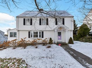 99 Bentwood Rd, West Hartford, CT 06107