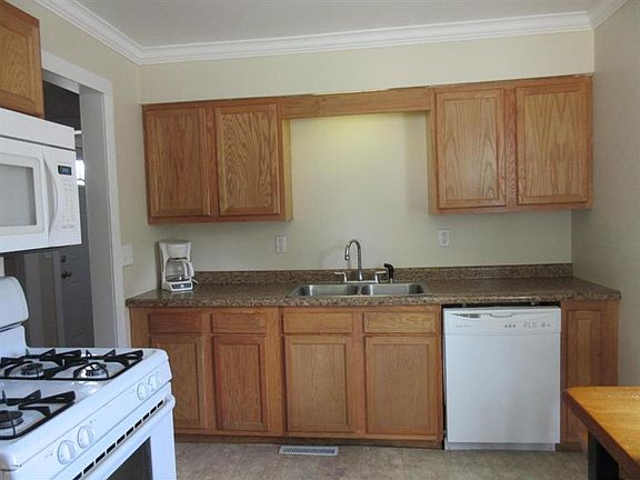 5th image of 320 Nora St SE