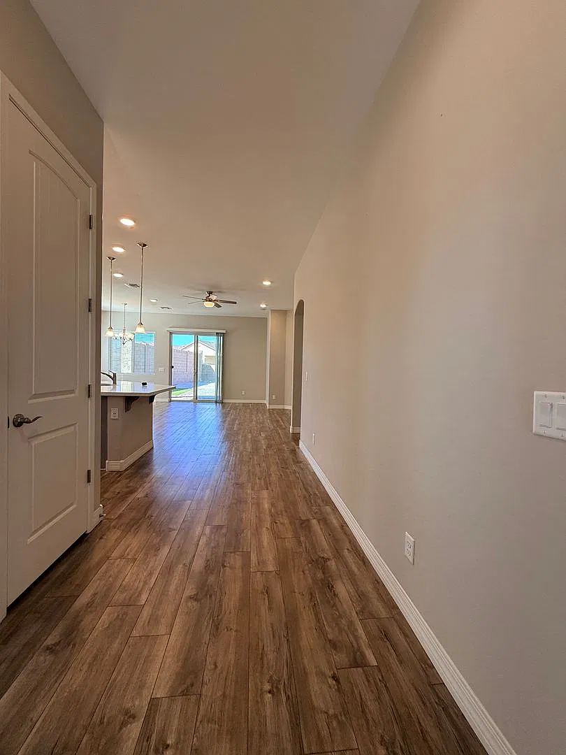 Stunning 3 Bedroom, 2 Bath home located in Granville — Photo 2