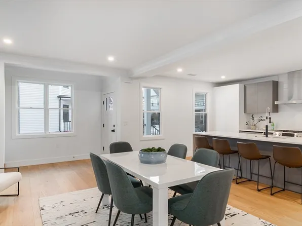 89 Cleveland St #89, Arlington, MA 02474