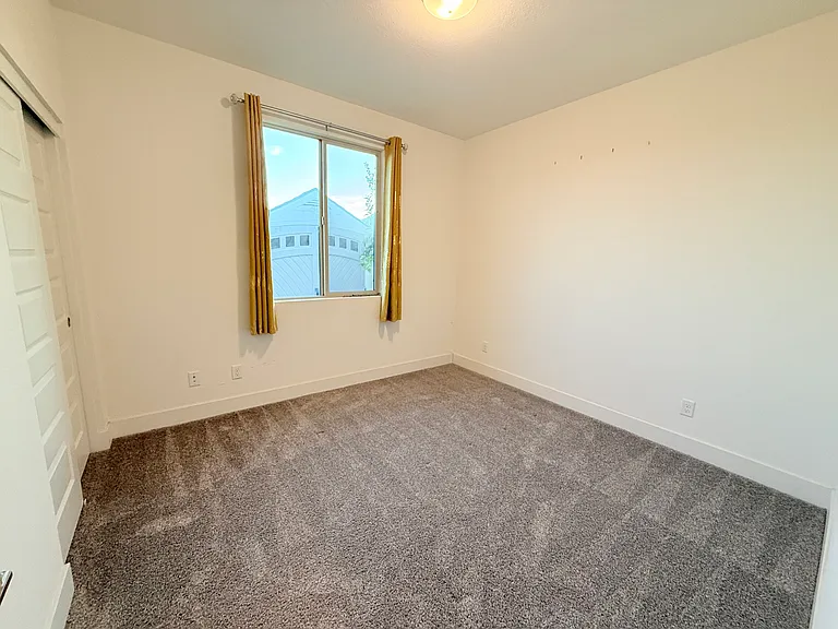 12920 Knightsbrook Ave — Photo 24