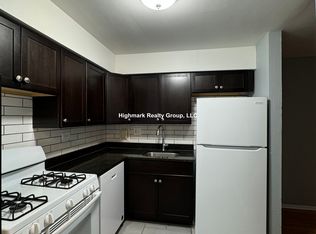 1515 W Morse Ave #214A, Chicago, IL 60626