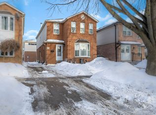 23 Kirkham Dr #B, Ajax, ON L1S 5K6