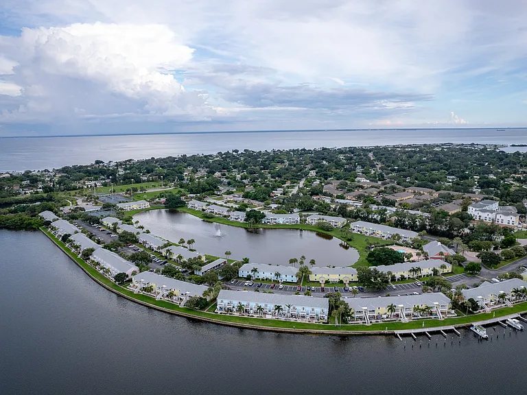 204 Pompano Dr SE #A — Photo 5