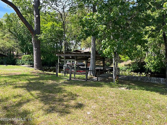 4th image of 175 WATERWAY Avenue