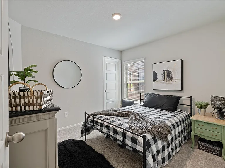 534 Dalloway St — Photo 11