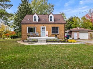 6736 Wayne Dr, Derby, NY 14047