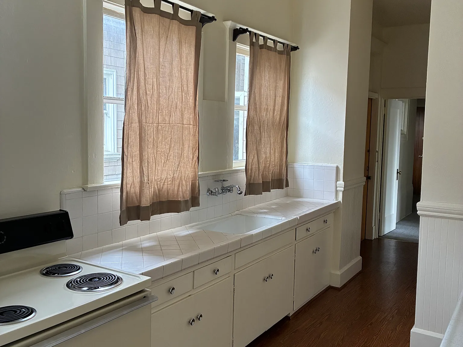 1 bed, 1000 sqft, $2,025 — Photo 1