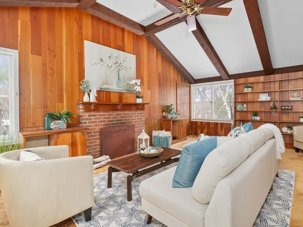 6213 Countryside Ln, Madison, WI 53705
