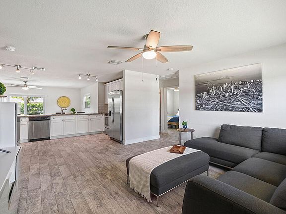 5th image of 563 Palmetto Dr
