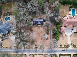 700 Heards Ferry Rd, Atlanta, GA 30328