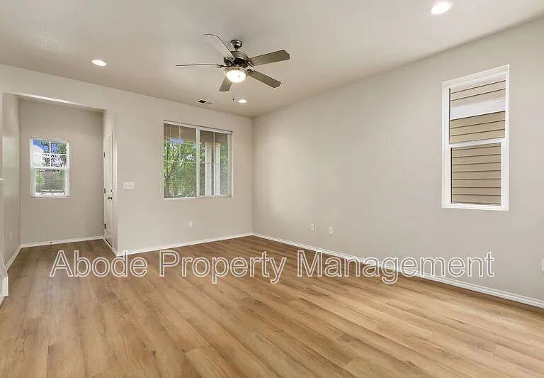 347 Kalkaska Ct — Photo 5