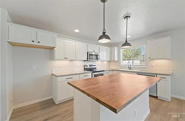 4456 W Silver Riv — Photo 8