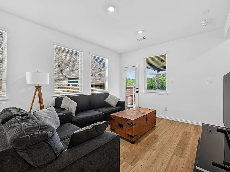 1678 Gracehill Way — Photo 3