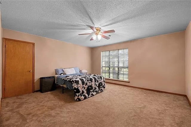 1382 Bristol Ct — Photo 19