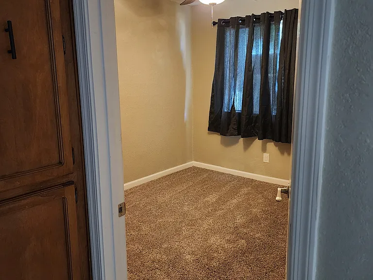 648 Suffolk Dr — Photo 8