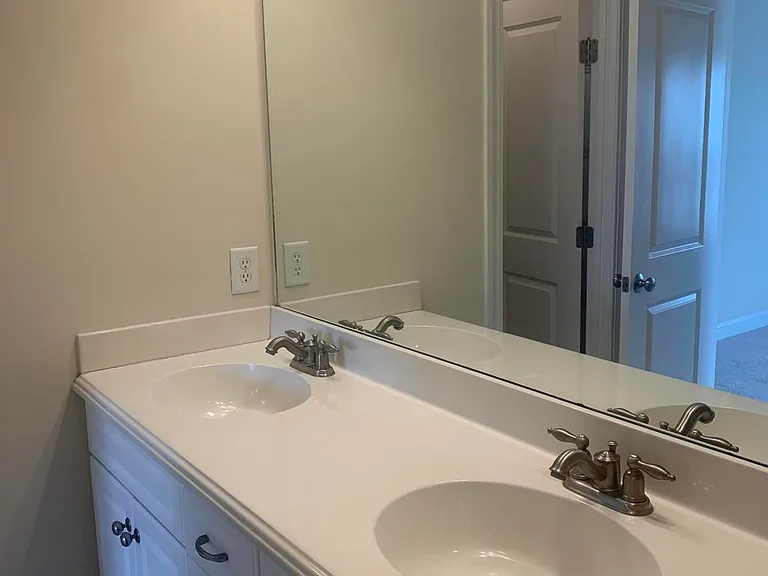 2629 Ange St — Photo 20
