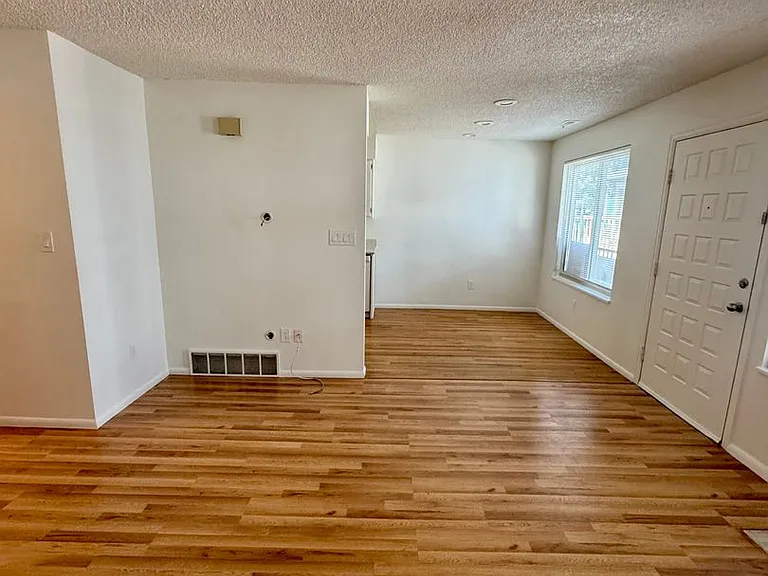 2640 Hearthwood Ln — Photo 4