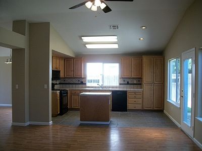 5th image of 1819 Maude St