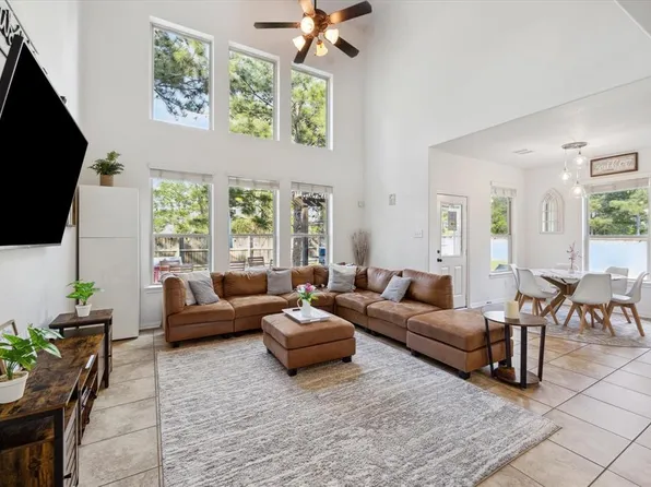 22 Shiloh Bend Court, Spring, TX 77389