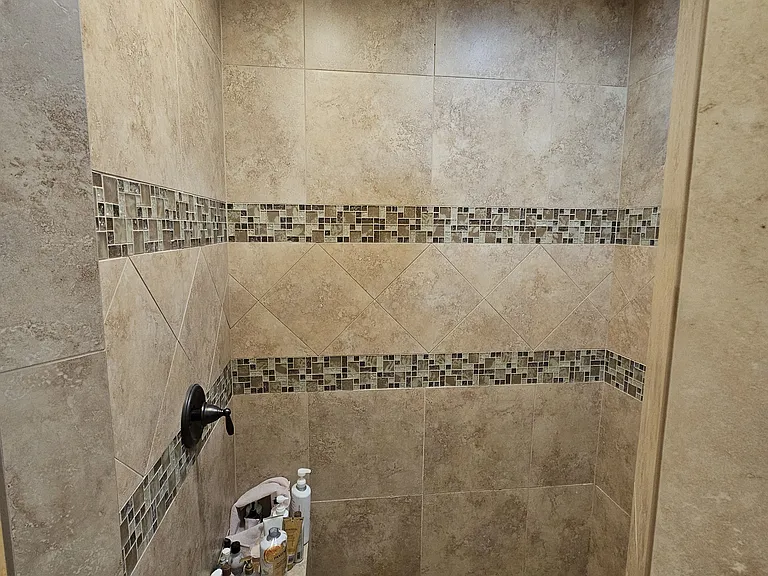 1323 SE Columbia Crest Ct — Photo 11