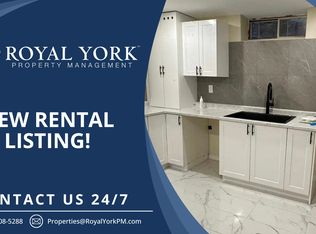 10 Latorre Ct #2, Hamilton, ON L9A5B9