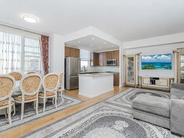 50 Oceana Dr W APT 8D, Brooklyn, NY 11235