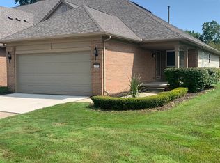 33868 Michigamme Dr, Chesterfield, MI 48047