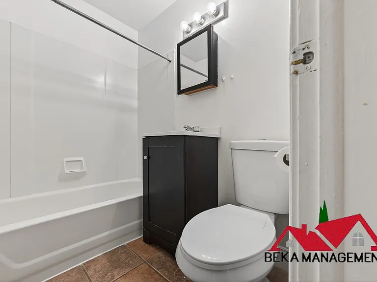 2264 Delton Ct — Photo 16