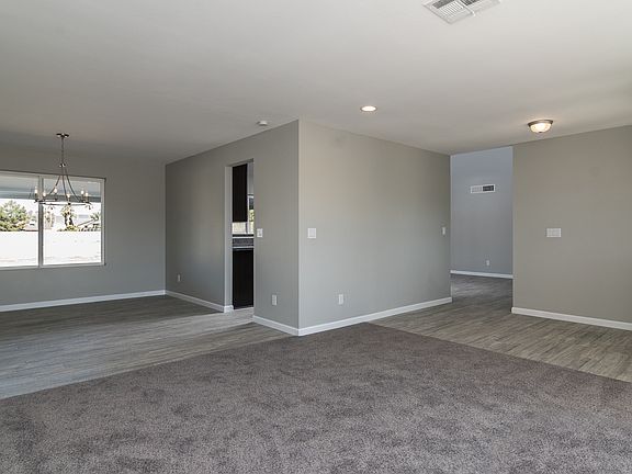 5th image of 5914 W Grovers Ave