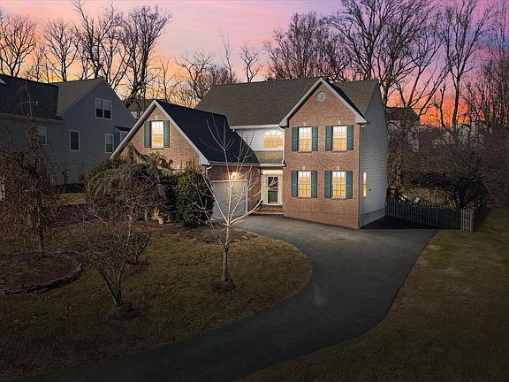 5th image of 313 Palomino Dr