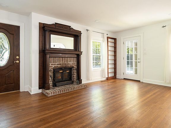 3rd image of 3106 Orchard Ave