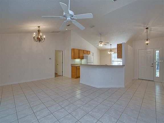 4th image of 30719 Edgewood St