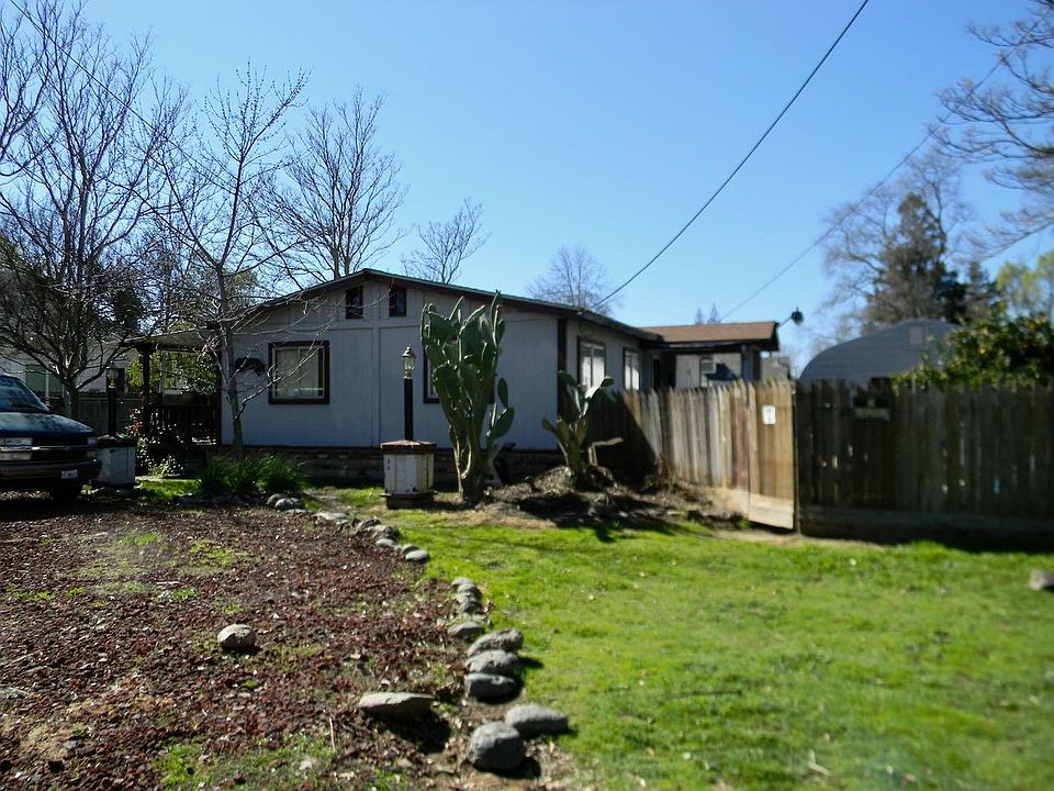 2nd image of 9644 Kent St