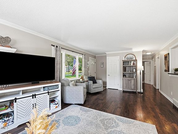 4th image of 5532 Dennison Rd