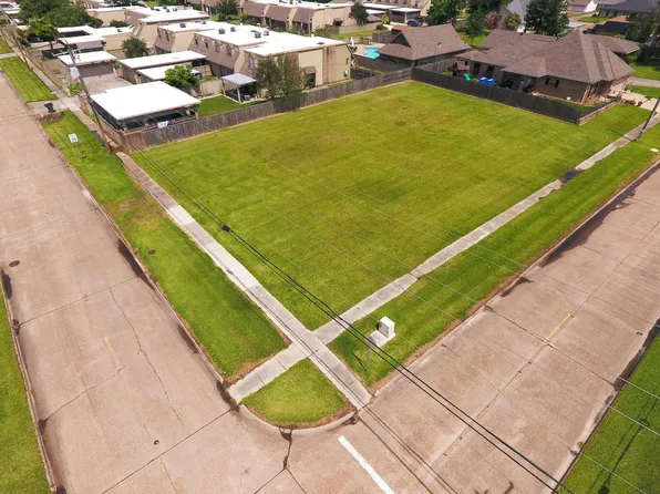 706 W School St, Lake Charles, LA 70605