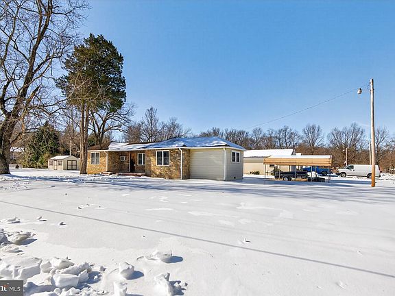 3rd image of 14901 April St