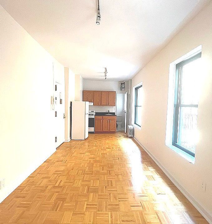 1st image of 270 6th Ave APT 19
