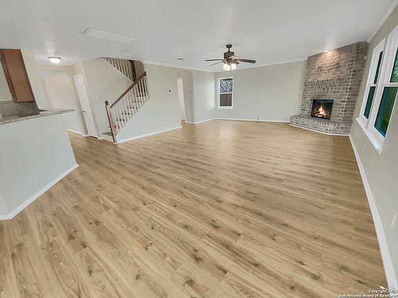 3rd image of 2361 MEDINA DR