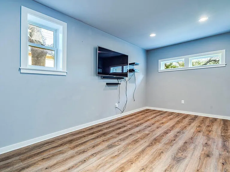 404 Almarion Dr — Photo 24
