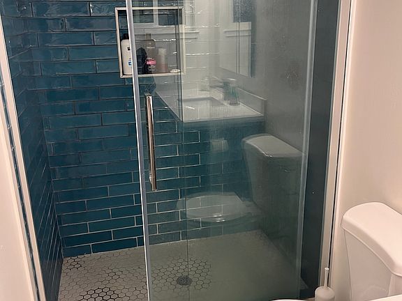 4th image of 3315 Lindenoaks Dr
