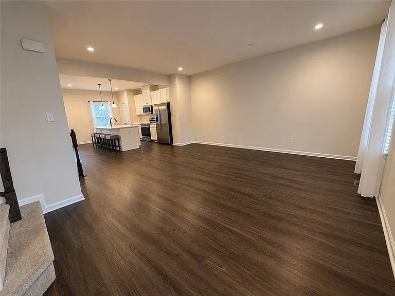 7402 Chestnut Way — Photo 20