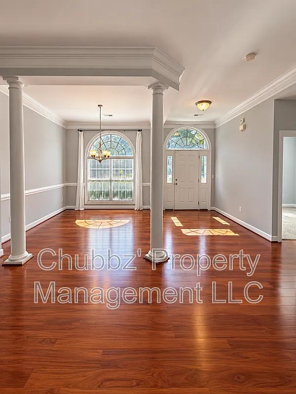 4 bed, 3.0 bath, 2433 sqft, $3,500 — Photo 3