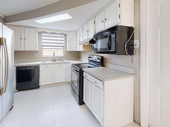 3136-Huntington-Road-Kitchen 1_05122025