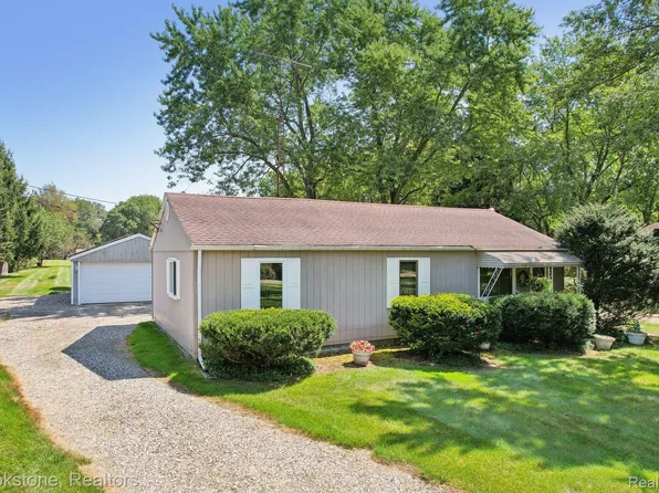 777 Laird St, Lake Orion, MI 48362