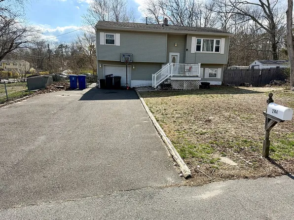 2144 Dover Pines Ave, Toms River, NJ 08755